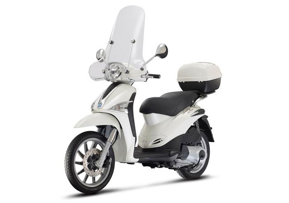 Rental Scooter Liberty 125CC in Rome